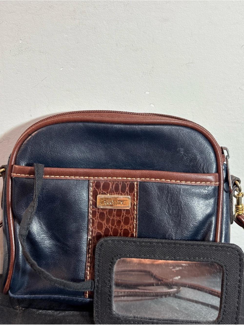 Carryland Vintage Navy and Brown Leather Crossbody 9/13 - Picture 5 of 11